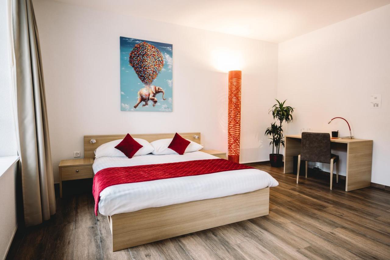 Hotel-Restaurant La Croix D'Or Ballaigues Εξωτερικό φωτογραφία